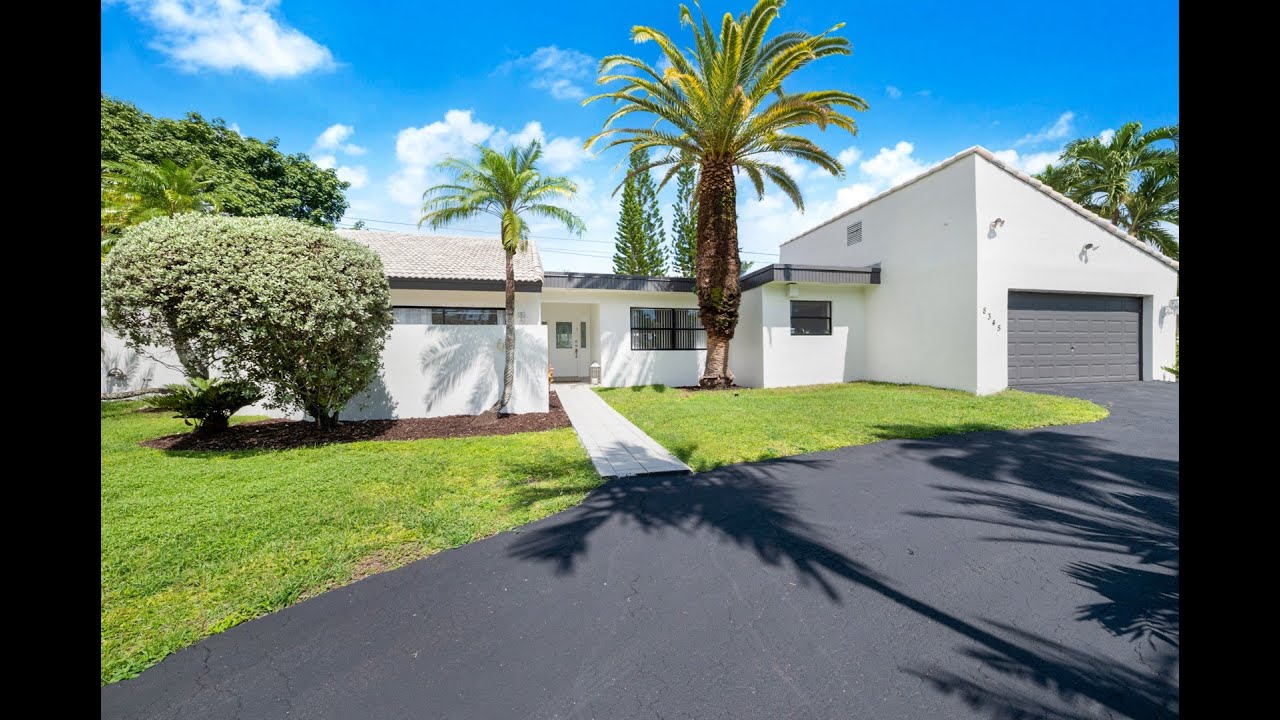 8345 SW 168th Terrace Palmetto Bay, FL | ColdwellBankerHomes.com