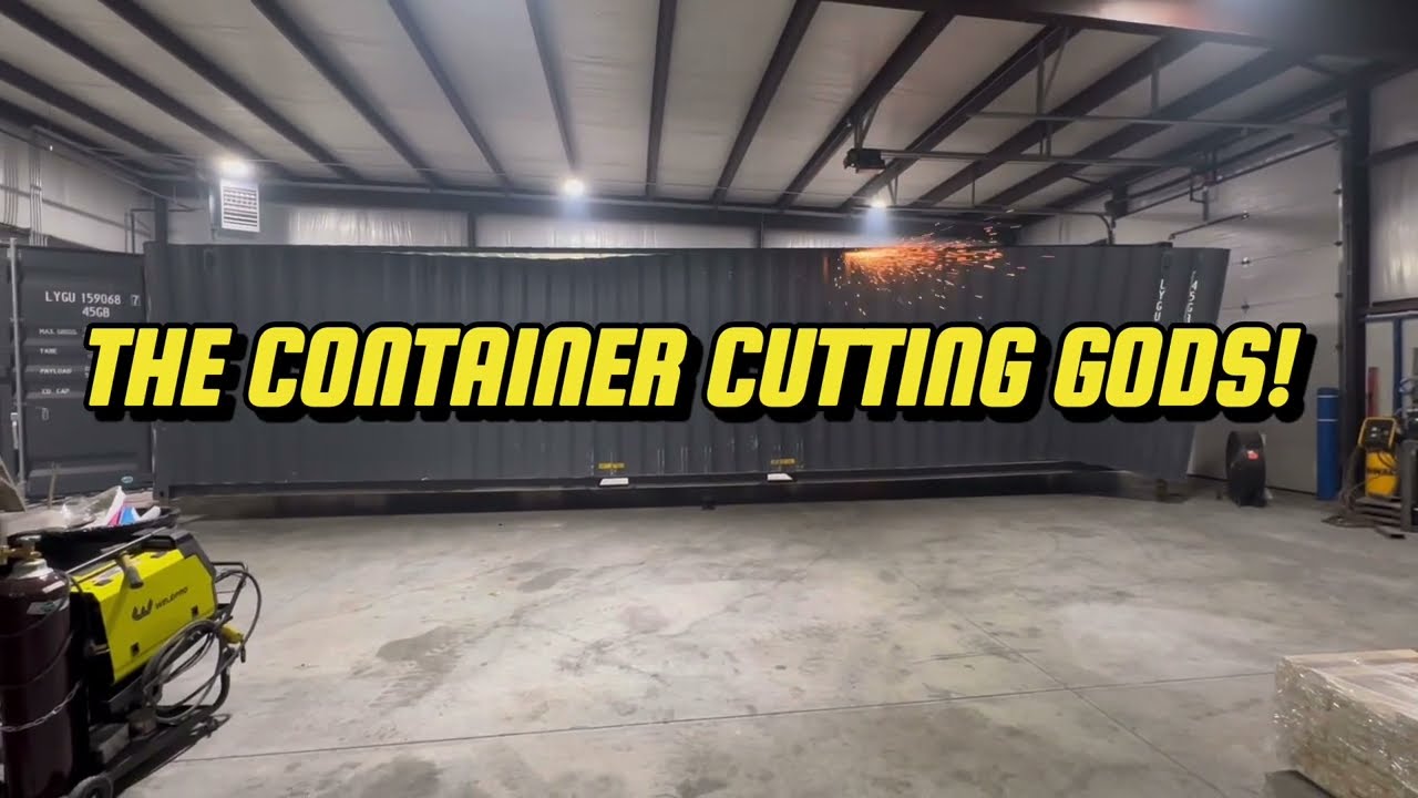 HOW TO CUT A 40’ SHIPPING CONTAINER WALL OUT IN ONE MINUTE 💪🏼 