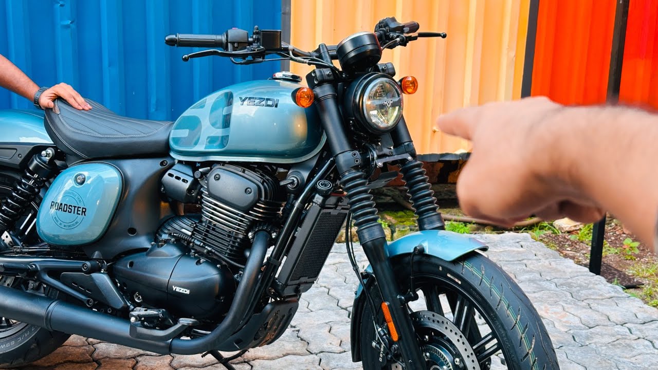 Yezdi Roadster