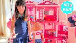 Dev Barbie Ni̇le Anneannesi̇nden Sürpri̇z Dev Barbi̇e Oyuncak Bebek Oyuncak Açma Videoları