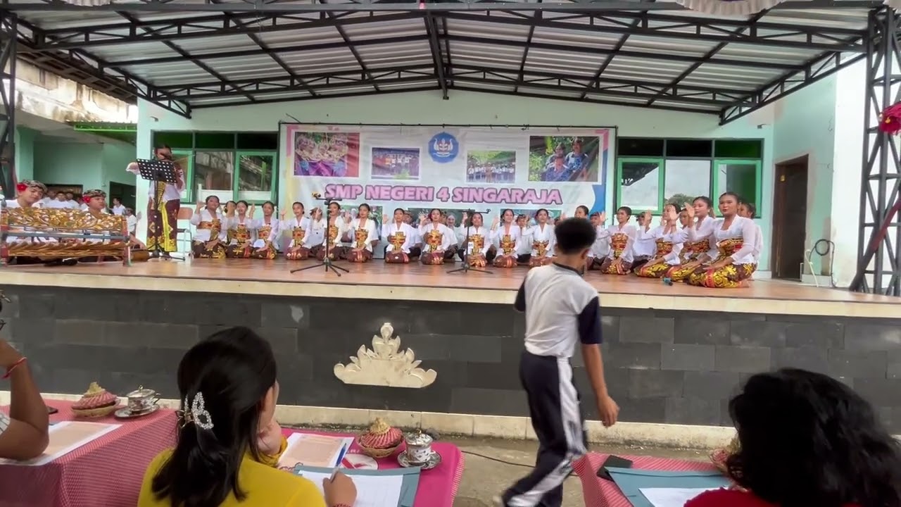 Juara 1 Lomba Genjek antar Kelas IX Serangkaian HUT ke 46 SMP Negeri 4 Singaraja Tahun 2025