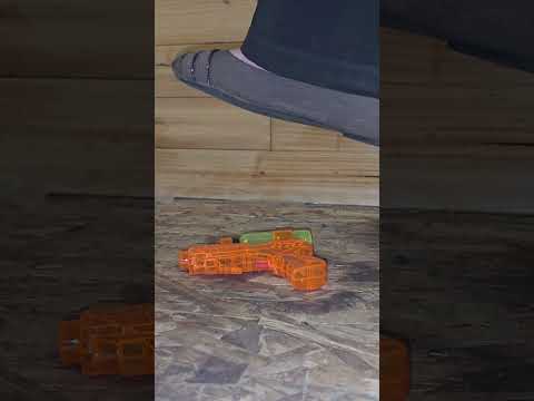 Water gun crush with flats #asmrcrunch #asmrsounds #crushingasmr #Ivy #crunchycrumbles