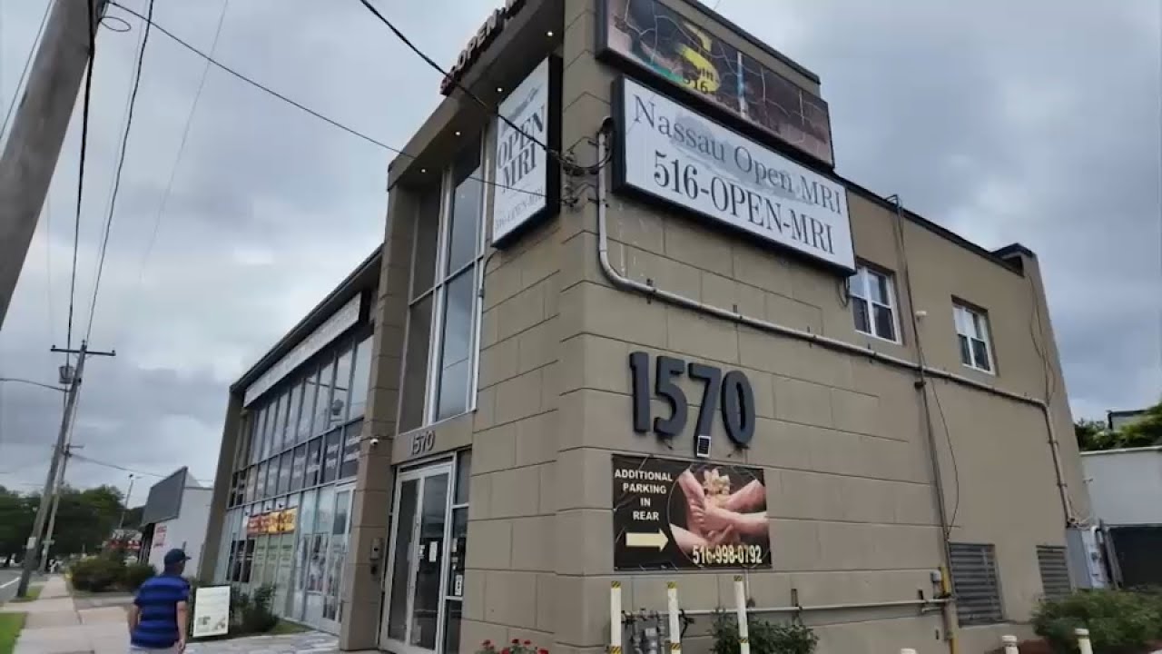 ⁣61-year-old man pulled into MRI machine while wearing metal chain