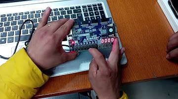 Práctica 02 FPGA - Decodificador binario a display de 7 segmentos
