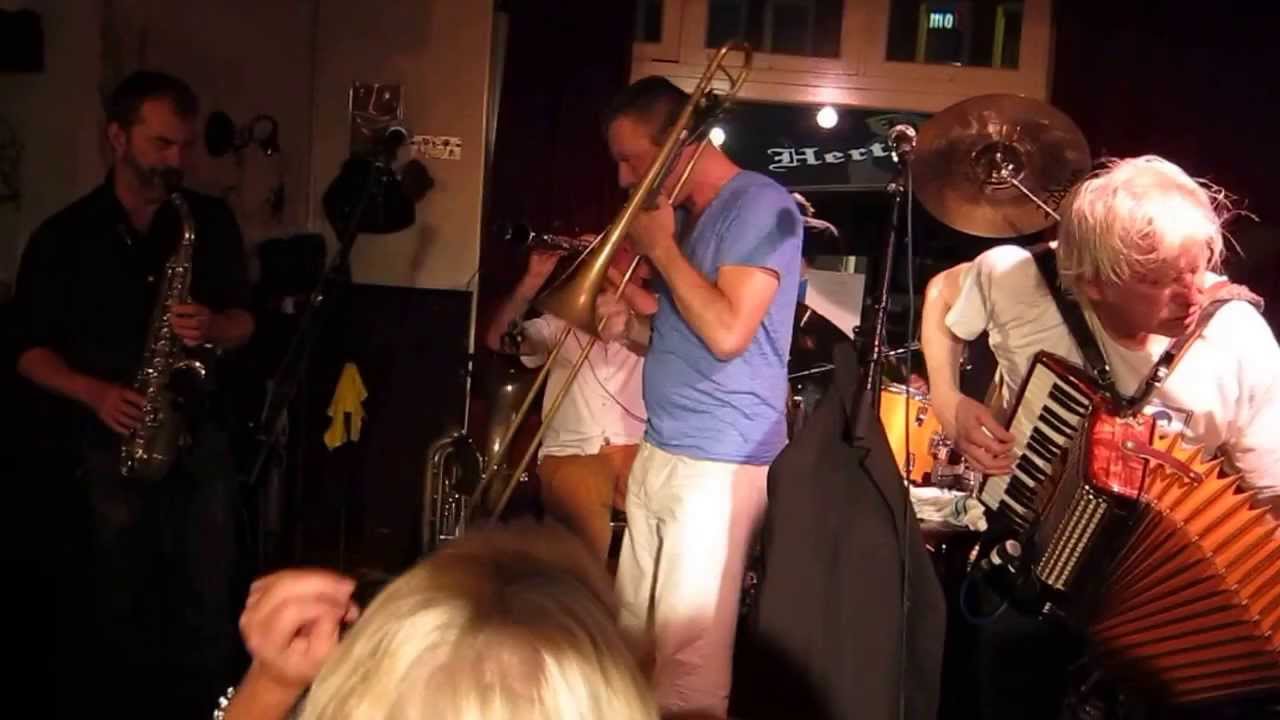 Dopegezinde gemeente in cafe de Kloek   Diep in mijn hart   New York