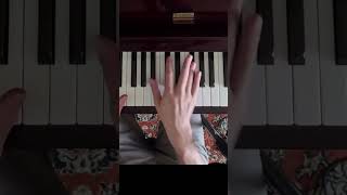an easy trick to level up playing piano melodies #shorts #pianotutorial #jazzpiano