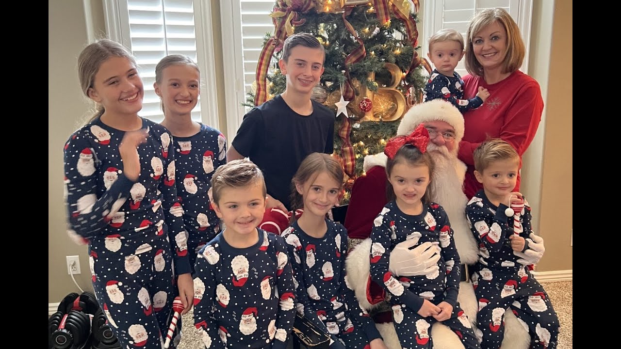 Gather up the grandkids for Christmas fun! 4 ideas that will help you create holiday memories