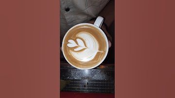 Latte art tutorial -Wiggle heart #lattearttutorial #shortvideo