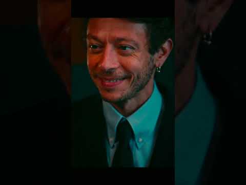 ​🤩 Le pilote italien Valentino Rossi à la cérémonie d'ouverture des JO #olympics #jeuxolympiques