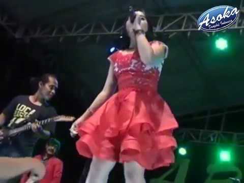 cinta yang palsu- rere amora - Om MONATA