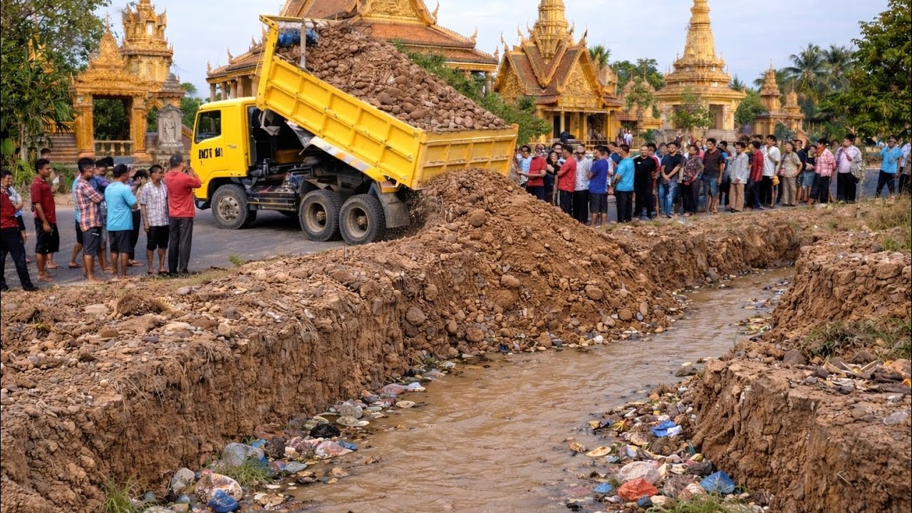 First Amazing Opening Project.! Landfill Affected By Floods Using Komat'su Dozer Pushing Soil