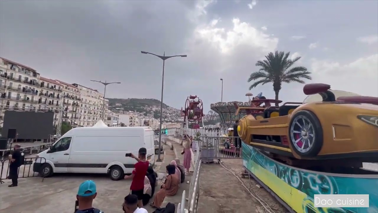 تحويسة في ساحة الكيتاني /باب الواد Vlogue prt02 place kitani / bab eloued