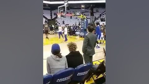 Pregame routines, Golden State Warriors (27-5) vs Raptors: Stephen Curry tunnel shots, Durant, Klay