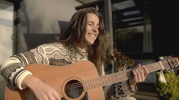 Steph Strings - Gratefully [Official Visualiser]