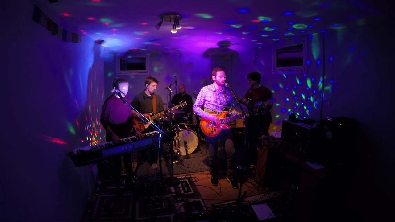 Guarda Lowfive - Distance (Live Demo) su YouTube Guarda Lowfive - Distance (Live Demo) su YouTube