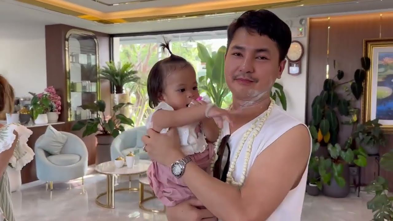 พี่พลอยน้องเพชรมาโรงแรมเดอะบอสกรีนครับ 