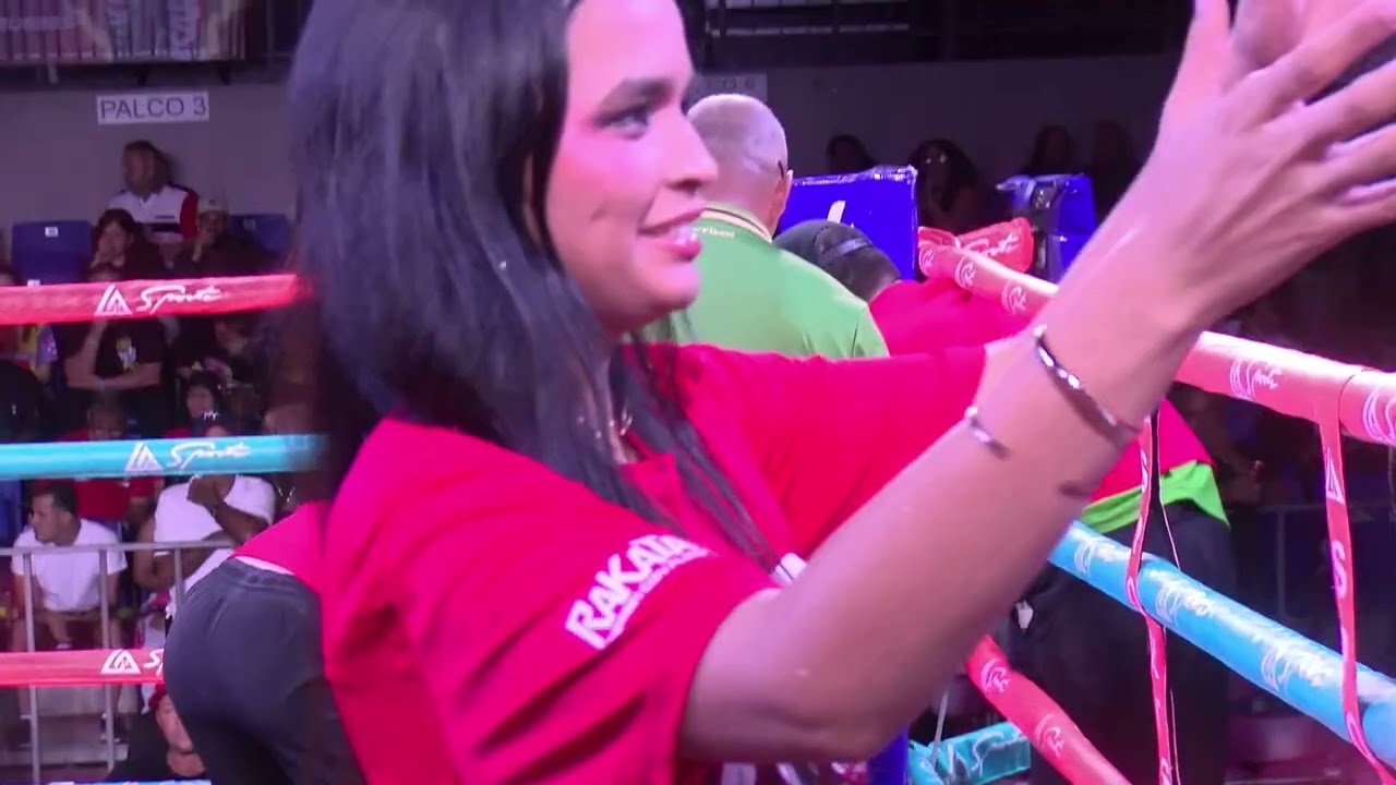 Jesús Vázquez Vs. Ignacio 'Kinito' Peralta en el peso welter. Pelea celebrada el 6 de diciembre