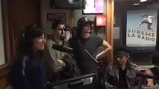 CNCO - Chris rompe el micrófono 😂 ENTREVISTA EN CHILE