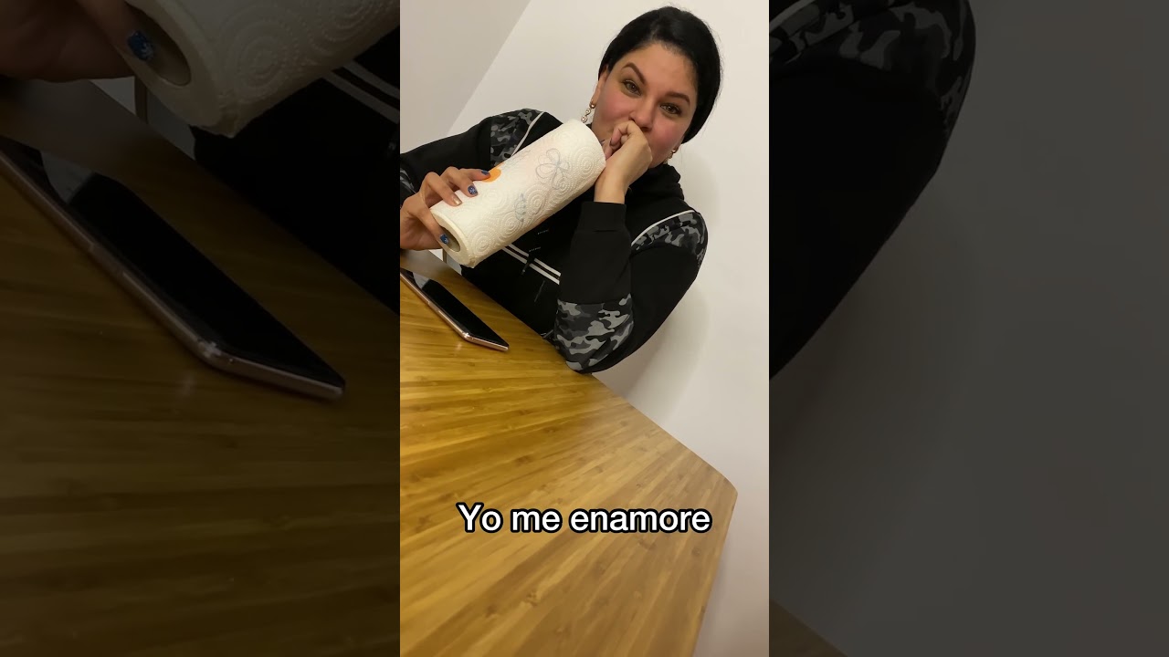 LE DIGO A MI MAMÁ QUE ME GUSTAN LOS HOMBRES | Sebastián Moreno - YouTube