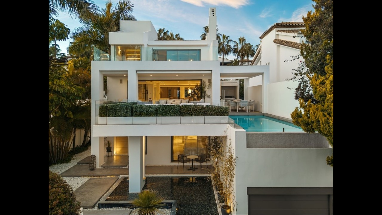 Marbella - Golden Mile | Villa Magna Luxury | Costa del Sol