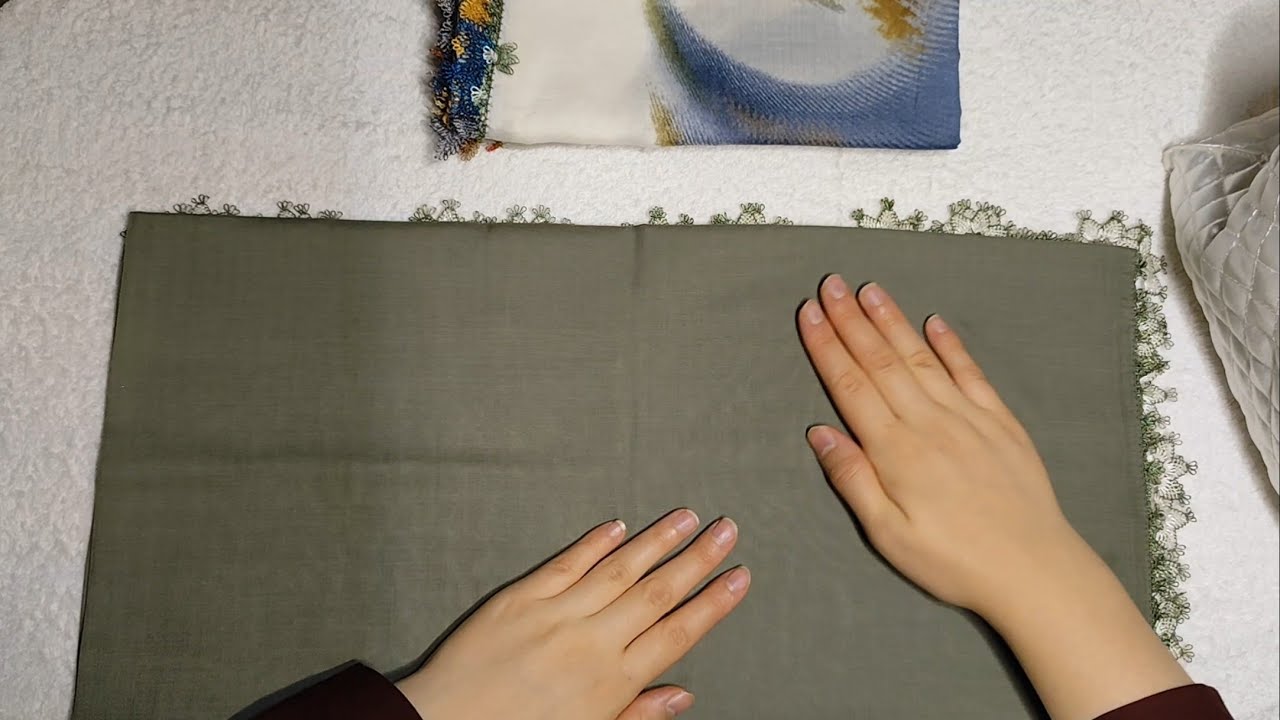 (Türkçe asmr) Beraber eşarplarımı katlayalim rahatlatıcı sesler ve anlaşılmayan fısıltı eşliğinde 