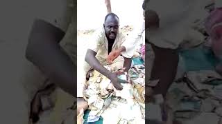 اغنى زول في السودان يوزع فلوس 🇸🇩💸💰💰 في الشارع  ملك العالم الأفريقي