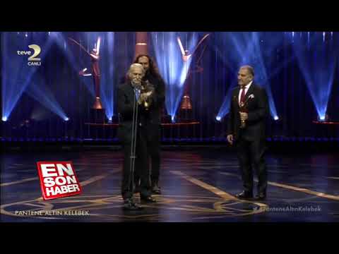 Harun Kolçak'ın ödülünü alan Eşref Kolçak ağlattı