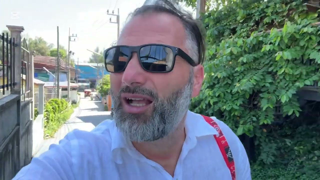 De la lux la sărăcia localnicilor din bordeie. M-am bărbierit în Koh Lipe și am spălat rufele…