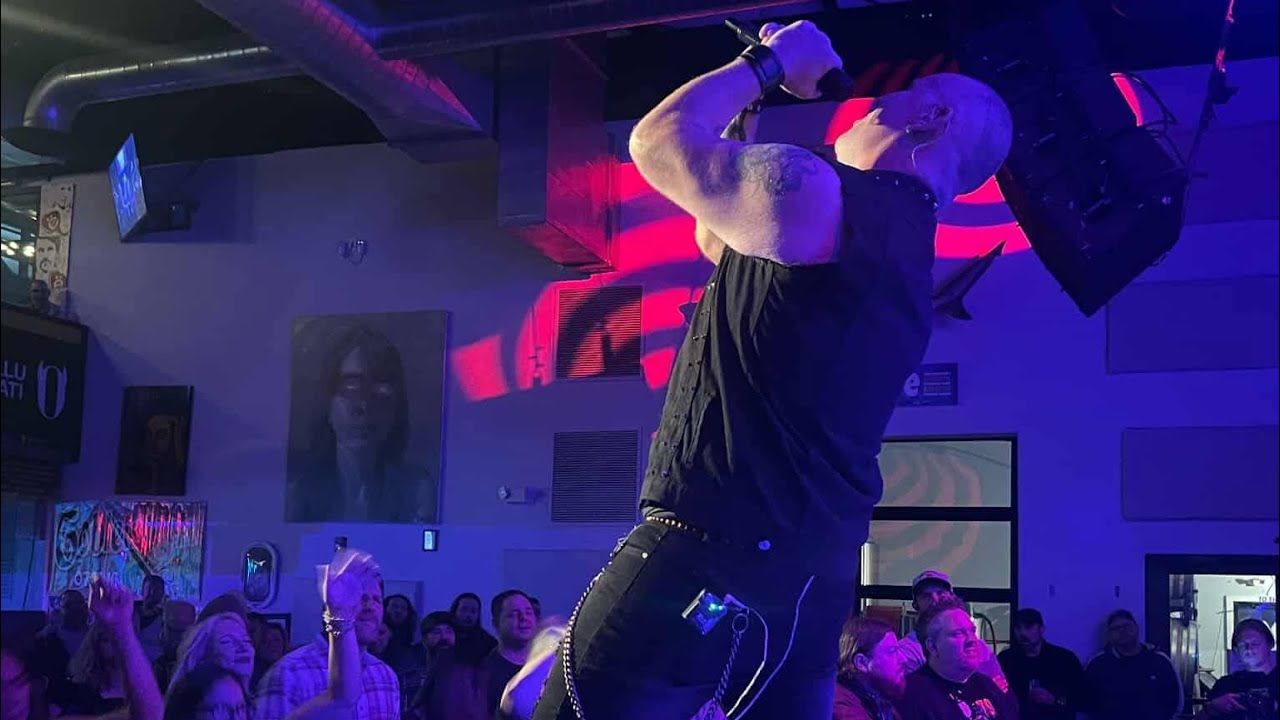 Flannel Performs High & Dry