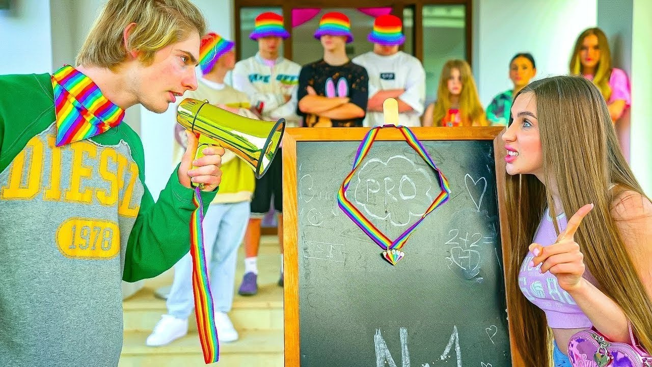 Der KAMPF FÜR DIE MEDAILLE! Wer gewinnt das ganze Geld der Bunny Akademie? Jungs vs Mädels!