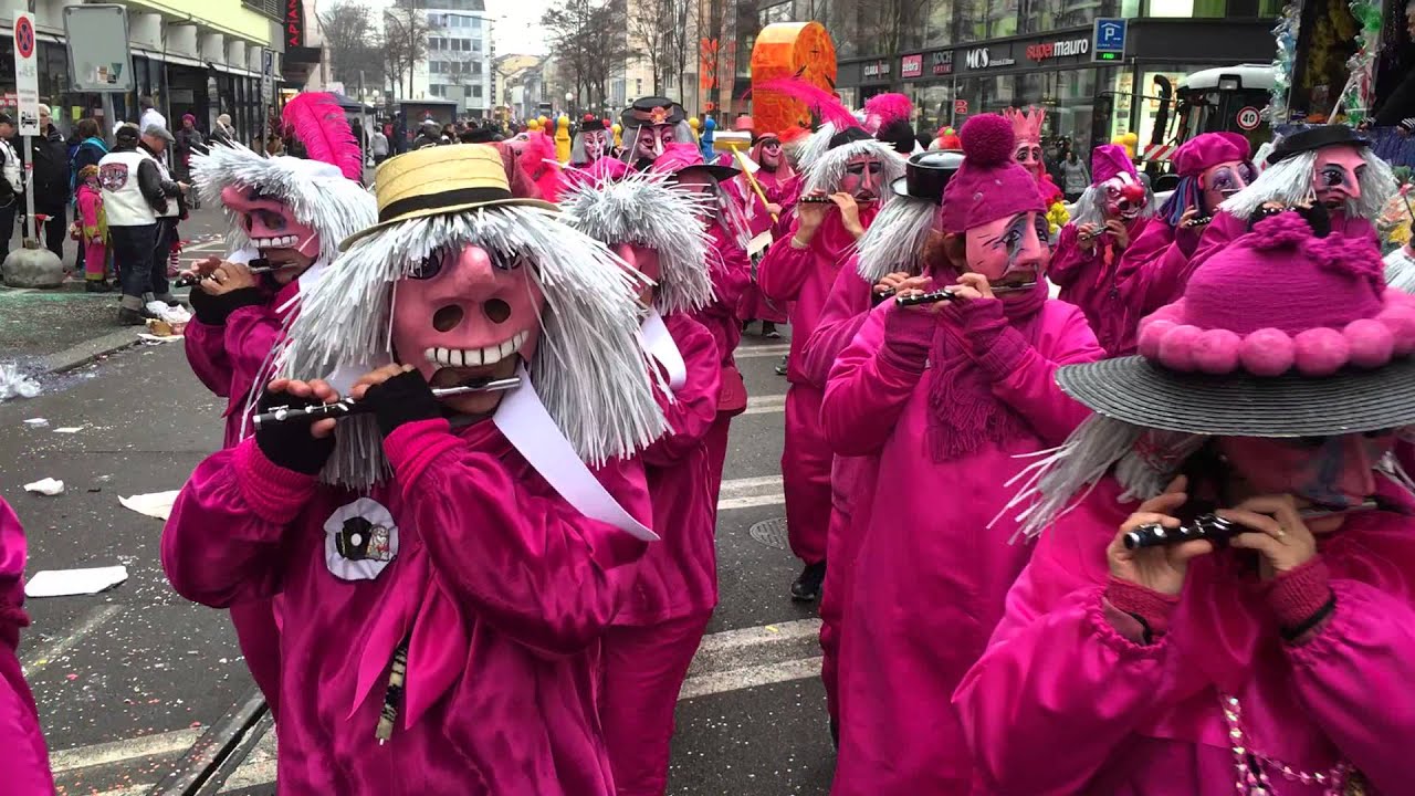 Wettstai Clique Alti Garde in dr Untere Rääbgass am Cortège Mittwuch 17. Hornig 2016
