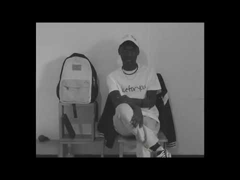 Azzi-Much More (Audio Visualizer). Prod by Nizzie Beats auf YouTube ansehen Azzi-Much More (Audio Visualizer). Prod by Nizzie Beats auf YouTube ansehen