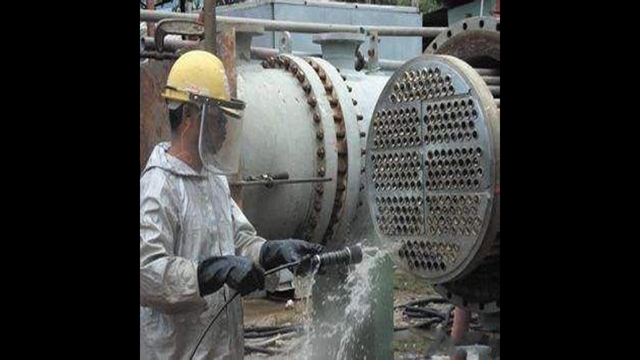 Heat exchanger cleaning pressure washer