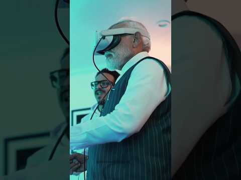 PM Modi tries his hand at VR games with top Indian gamers | #shorts