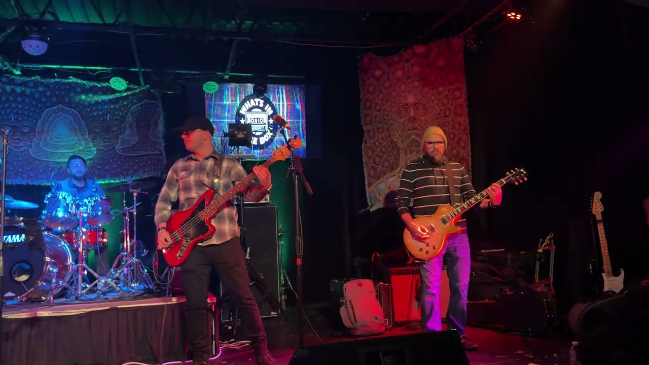 01-09-26 What's In The Box (Machinehead-Bush cover)-89 North Music Venue, Patchogue, NY