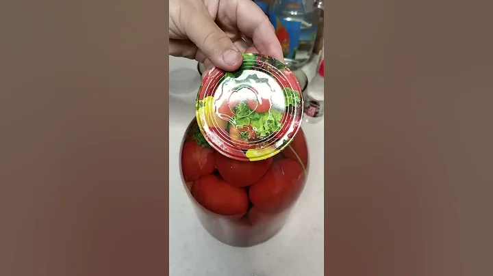 облизывание ломтиков помидоров
