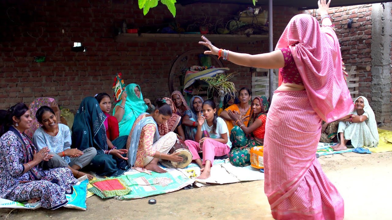 देशी भाभी का लक्जरी डांस !!ननदी भहिया की शेकी मति मारौ!! देहाती नांच गीत