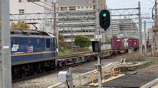 EF210 305号機押し桃牽引1072レ神宮前の横を通過