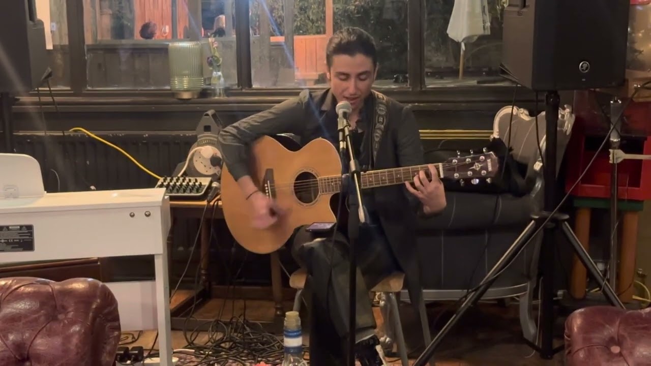 Mojo Pin (by Jeff Buckley) performed by Ariel at The Honor Oak