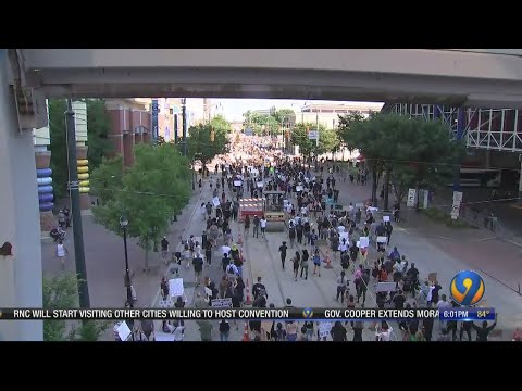 day-5-of-protests-in-charlotte-as-thousands-march-for-equality,-understanding