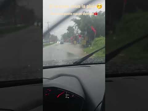 Et Encore Sous La Pluie 