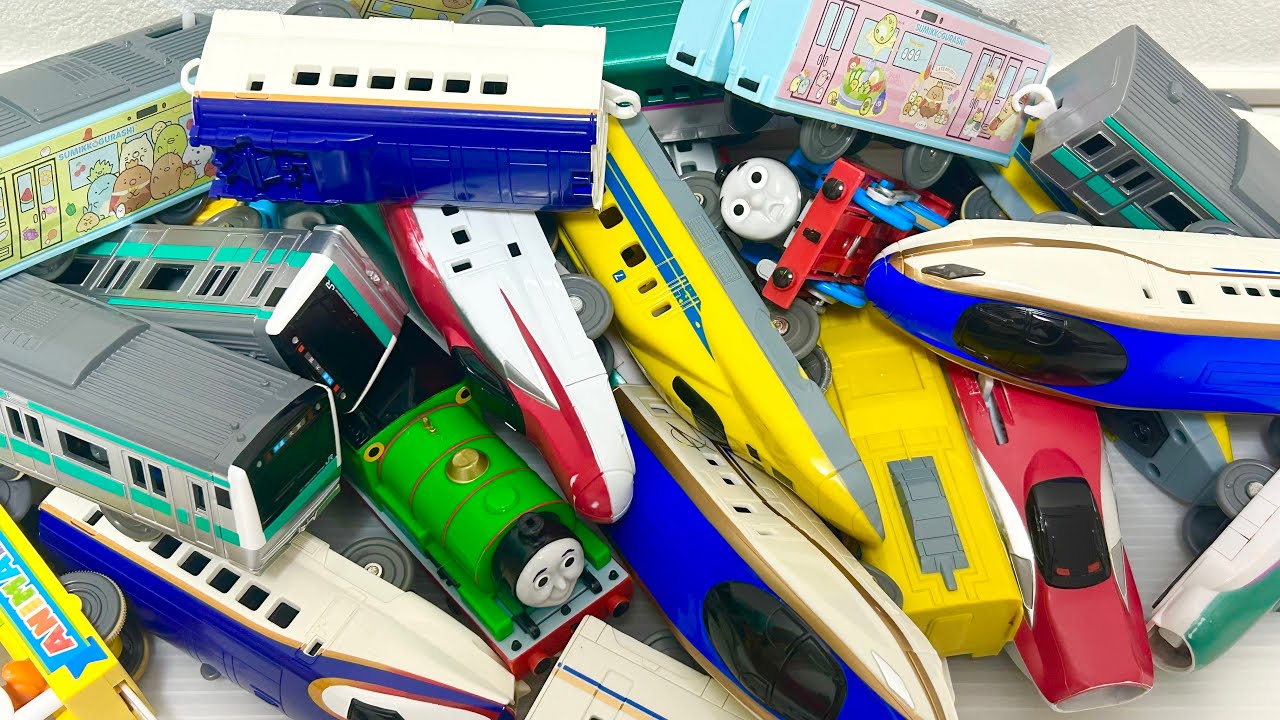 プラレール　ごちゃ混ぜになった新幹線やトーマス！正しい色で連結させて走行させよう！