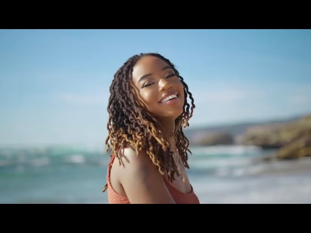 在 YouTube 上观看 Elsy - Sintonia  (Official Video)