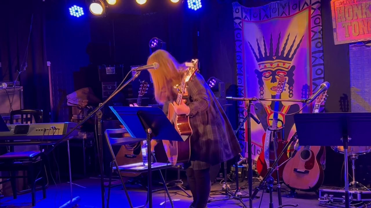 Lucy Orii/ 冬が好き(オリジナル)