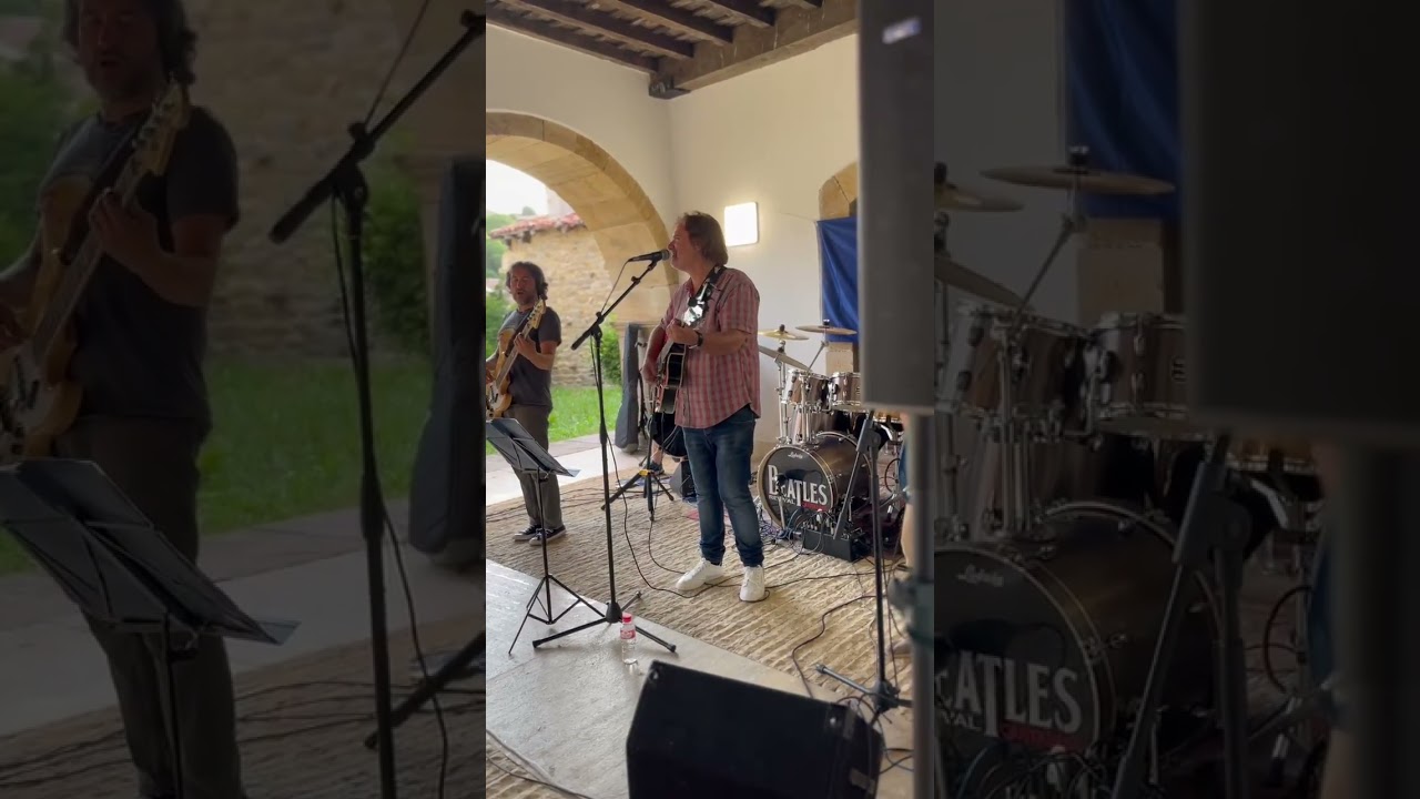 Grupo Beatles Revival en Puente Pumar tocando la canción  Eight Days  at Week ( Lennon- McCartney)
