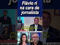 Pergunta absurda faz Flávio Bolsonaro rir na cara de jornalista