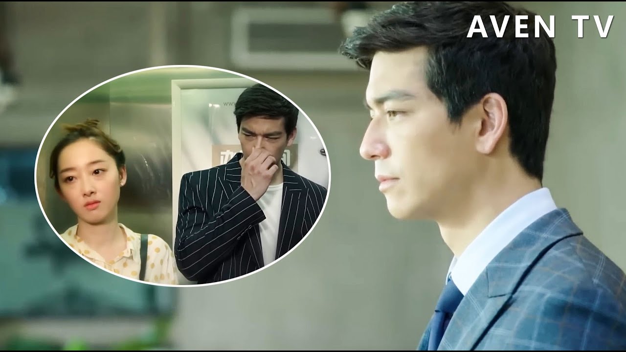 Генеральный директор скучает по своему маленькому секретарю, куда бы он ни шел, и одержим ее