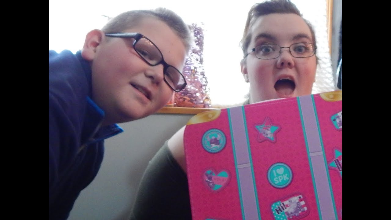 Sooo Cute! Shopkins Lost Luggage Case