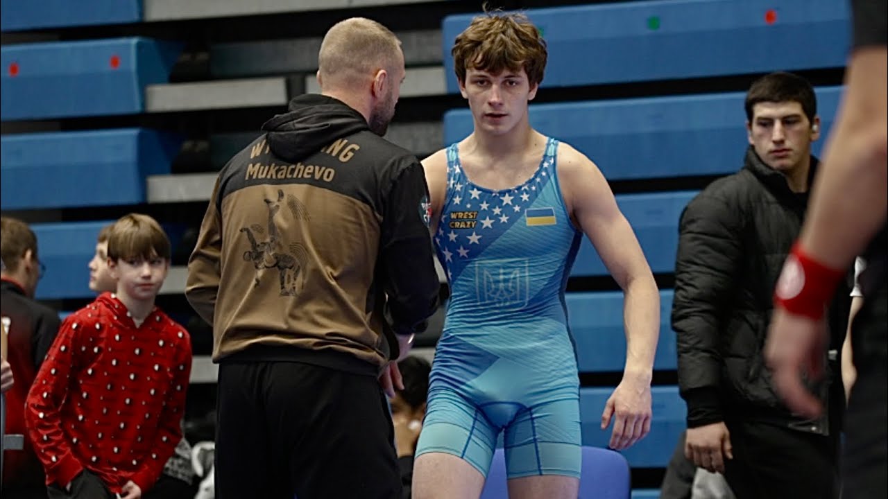 U17 Ramin Yousefi (FIN) vs Danylo Drahulian (UKR) 65kg. Greco-roman boys youth wrestling. B-cam-man