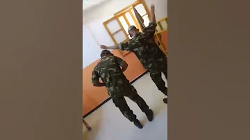 العسكري كي سمع بالقانون جديد 